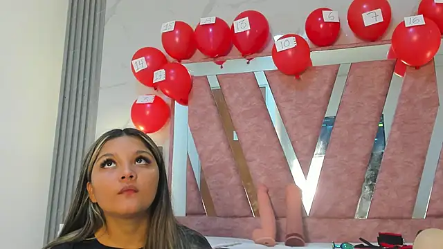 Wonderkloe  online show from 02-18-26, 07:54