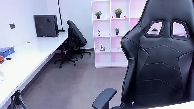 megan bigboobs  online show from 10-25-25, 11:29