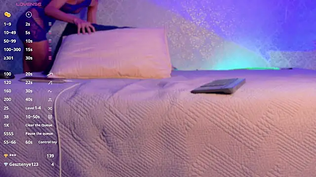 BeccaReedd online show from 10-28-25, 11:03