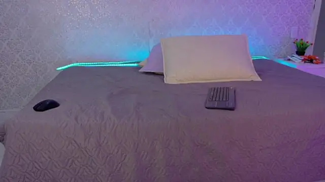 BeccaReedd online show from 11-23-25, 11:21