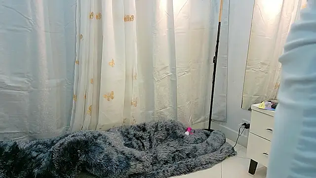 BeccaReedd online show from 12-15-25, 03:00