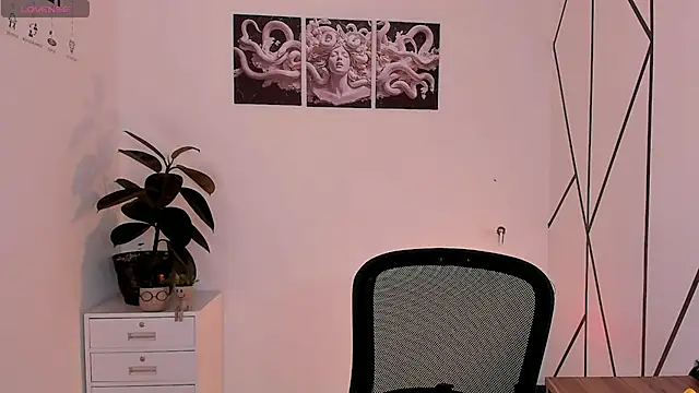 Christopher 77 online show from 12-15-25, 07:40