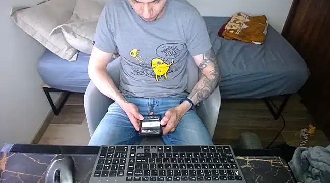 bossking017 online show from 03-09-25, 05:39