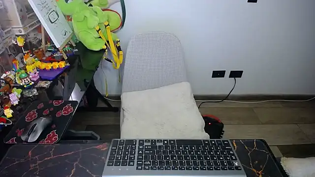 bossking017 online show from 09-14-25, 03:11