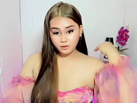 Snapshot of Ur_Goddes_Barbie chatting on 11-22-25, 02:38 Ur Goddes Barbie online show from 11-22-25, 02:38