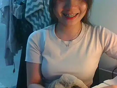 Snapshot of Linzly chatting on 09-13-25, 04:29 Linzly online show from 09-13-25, 04:29