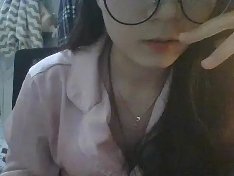 Snapshot of Linzly chatting on 10-23-25, 05:12 Linzly online show from 10-23-25, 05:12