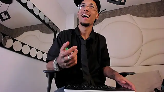 Thiagoferreti online show from 10-02-25, 03:46