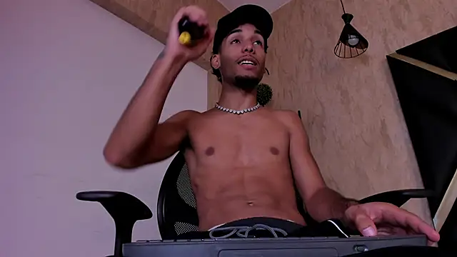 Thiagoferreti online show from 10-18-25, 03:20