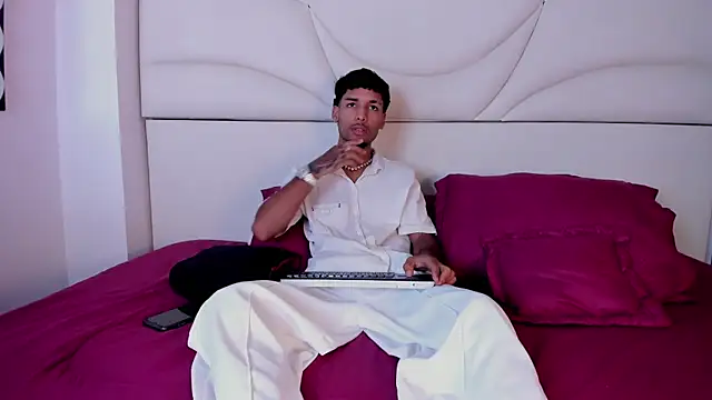 Thiagoferreti online show from 11-10-25, 08:08