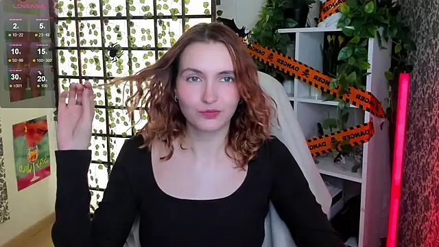 Elis Cherry online show from 10-25-25, 01:57