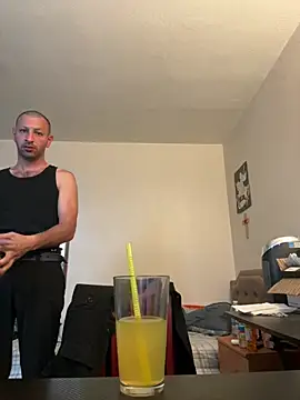 Snapshot of Sj61799 chatting on 02-10-26, 11:42 Sj61799 online show from 02-10-26, 11:42