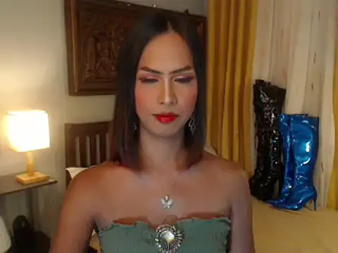 Nathalieheartt online show from 10-13-25, 02:00