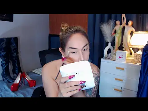 Allysonevanns online show from 04-05-26, 01:36