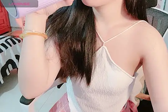    Daisy    online show from 10-12-25, 02:43