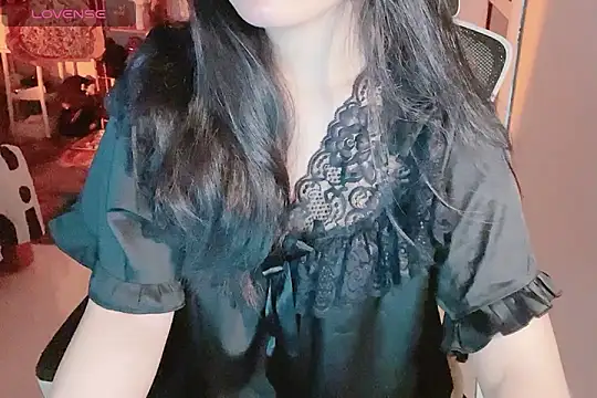    Daisy    online show from 10-13-25, 08:09