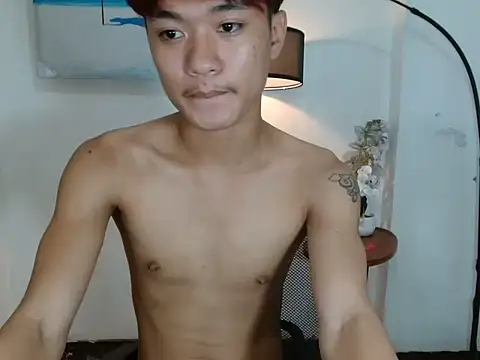 Snapshot of ur_little_secret chatting on 10-05-25, 12:36 ur little secret online show from 10-05-25, 12:36