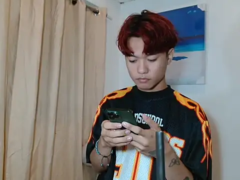 Snapshot of ur_little_secret chatting on 10-13-25, 02:39 ur little secret online show from 10-13-25, 02:39