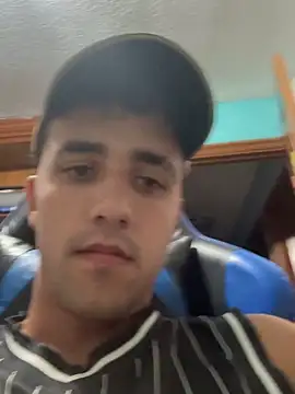 Snapshot of aavrdvh33 chatting on 10-12-25, 06:07 aavrdvh33 online show from 10-12-25, 06:07