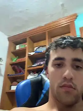 Snapshot of aavrdvh33 chatting on 10-21-25, 09:37 aavrdvh33 online show from 10-21-25, 09:37