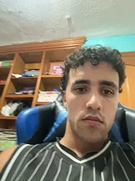 Snapshot of aavrdvh33 chatting on 10-27-25, 09:08 aavrdvh33 online show from 10-27-25, 09:08