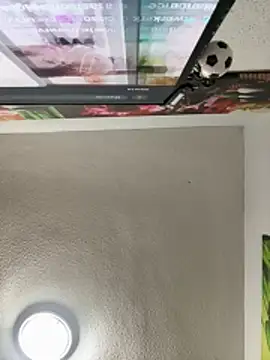 Snapshot of aavrdvh33 chatting on 10-31-25, 09:38 aavrdvh33 online show from 10-31-25, 09:38