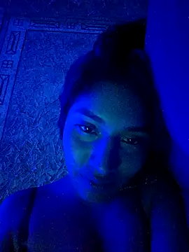 Snapshot of Sharlotte_Watts chatting on 09-13-25, 02:11 Sharlotte Watts online show from 09-13-25, 02:11