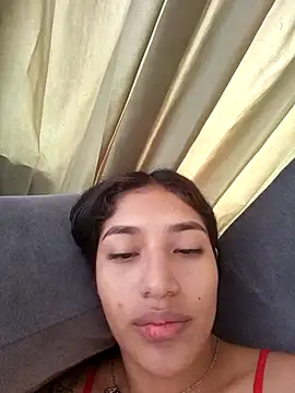 Snapshot of Sharlotte_Watts chatting on 09-13-25, 02:17 Sharlotte Watts online show from 09-13-25, 02:17