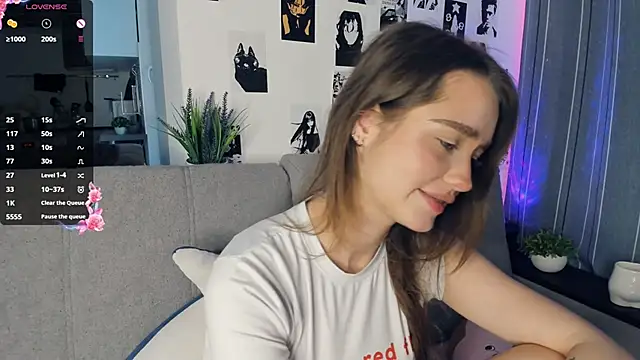 lovelyalivia online show from 10-26-25, 09:15