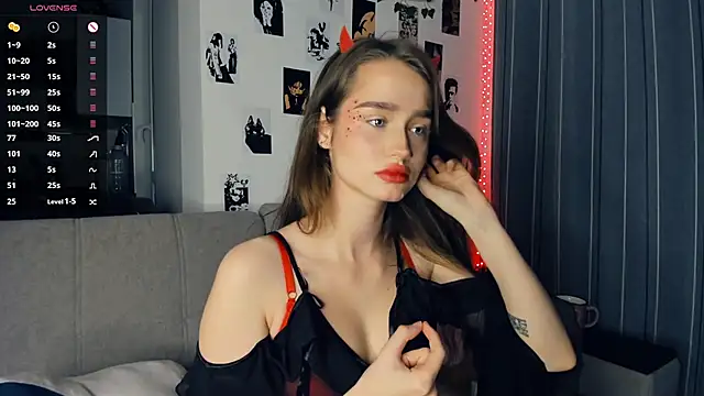 lovelyalivia online show from 10-31-25, 09:32