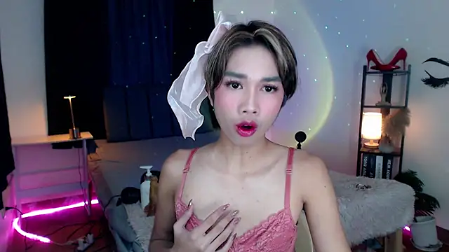 Snapshot of Lavictoriathegreat chatting on 11-28-25, 08:11 Lavictoriathegreat online show from 11-28-25, 08:11