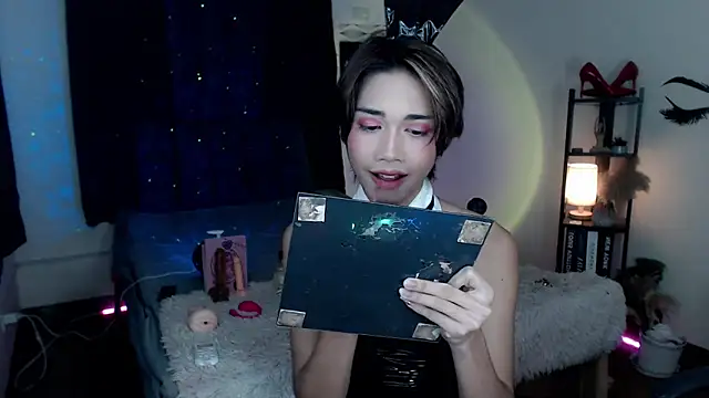 Snapshot of Lavictoriathegreat chatting on 12-22-25, 05:43 Lavictoriathegreat online show from 12-22-25, 05:43