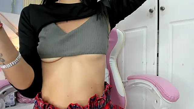 Snapshot of Mhia_Sweet_ chatting on 09-30-25, 02:00 Mhia Sweet  online show from 09-30-25, 02:00