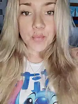 Snapshot of cameron_06 chatting on 11-18-25, 02:21 cameron 06 online show from 11-18-25, 02:21