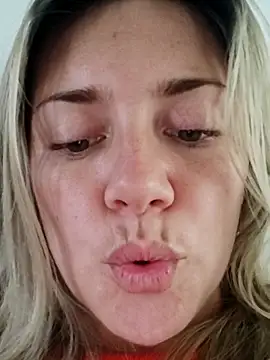 Snapshot of cameron_06 chatting on 11-24-25, 06:29 cameron 06 online show from 11-24-25, 06:29