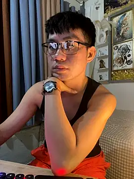 xshyboyx online show from 11-18-25, 02:32