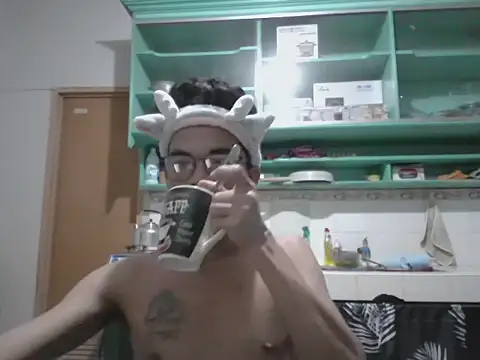 Snapshot of Natsboii chatting on 10-03-25, 10:51 Natsboii online show from 10-03-25, 10:51