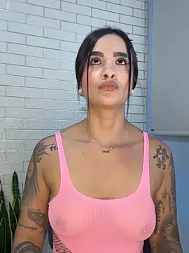 Snapshot of Im_Fernanda chatting on 09-23-25, 11:19 Im Fernanda online show from 09-23-25, 11:19