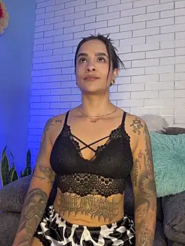Snapshot of Im_Fernanda chatting on 10-08-25, 12:08 Im Fernanda online show from 10-08-25, 12:08