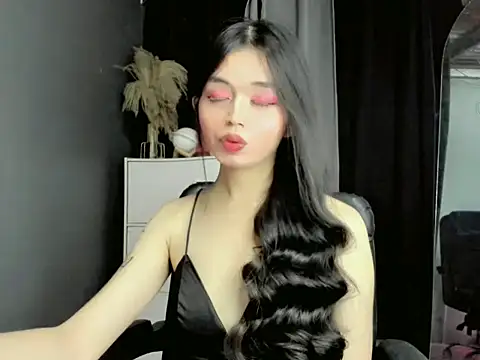 Snapshot of LexiLove chatting on 09-26-25, 12:20 LexiLove online show from 09-26-25, 12:20