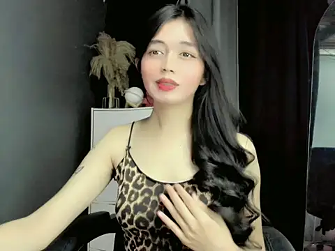 Snapshot of LexiLove chatting on 10-02-25, 01:18 LexiLove online show from 10-02-25, 01:18