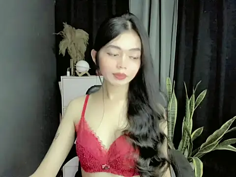 Snapshot of LexiLove chatting on 12-16-25, 11:15 LexiLove online show from 12-16-25, 11:15