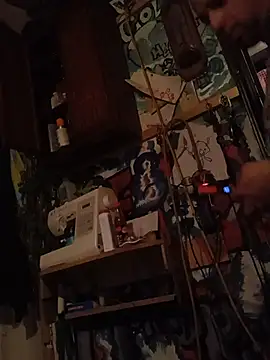 Twoslipperywhenwett online show from 11-14-25, 03:55