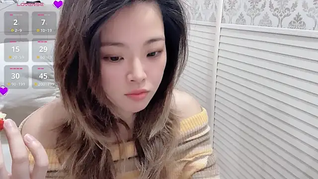 Holiland online show from 12-17-25, 01:11