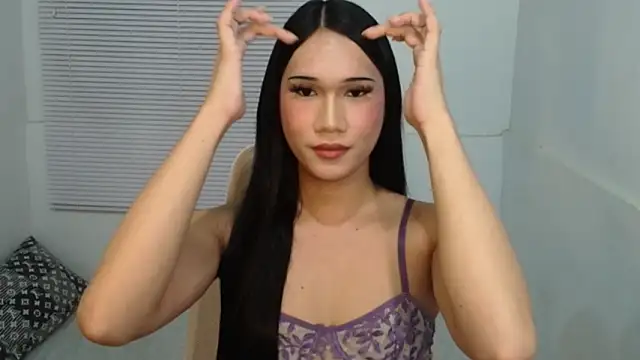 Snapshot of Leighs_Celine chatting on 02-16-26, 06:15 Leighs Celine online show from 02-16-26, 06:15