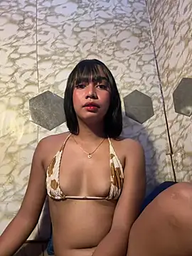 Snapshot of youryummybaby chatting on 01-13-26, 07:35 youryummybaby online show from 01-13-26, 07:35