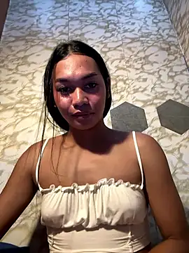 Snapshot of youryummybaby chatting on 01-15-26, 06:40 youryummybaby online show from 01-15-26, 06:40