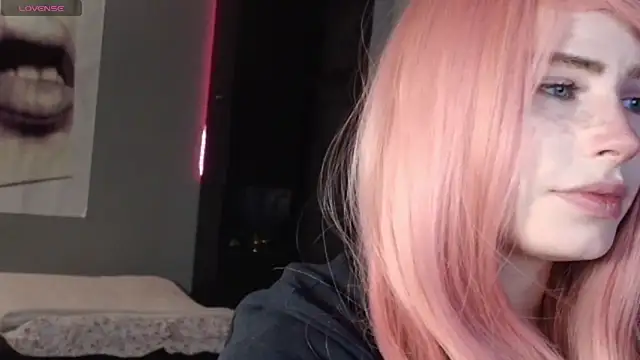 Snapshot of PieraMarch chatting on 02-17-26, 08:04 PieraMarch online show from 02-17-26, 08:04