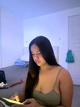 Snapshot of urasianlady chatting on 10-12-25, 06:01 urasianlady online show from 10-12-25, 06:01