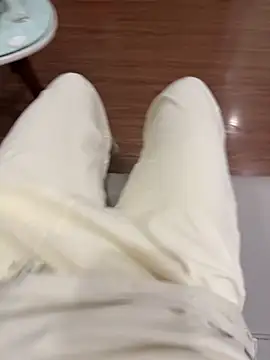 Meii-meyy online show from 11-13-25, 06:29